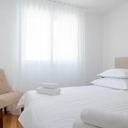 Sea View By Nono Ban Apartmán *